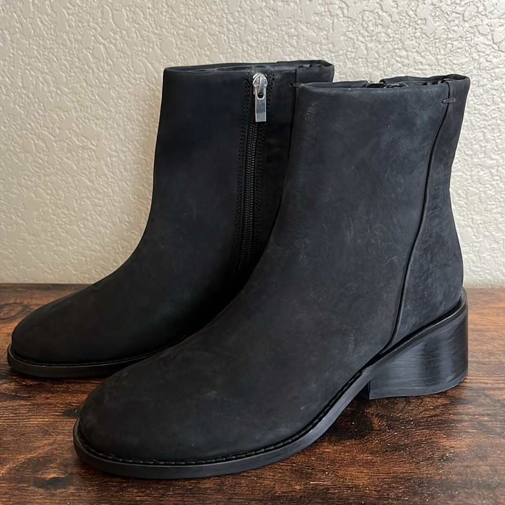 🆕 Lucky 🍀 Brand Caddier leather booties